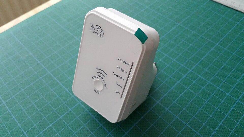 Long Range WiFi Extender Booster
